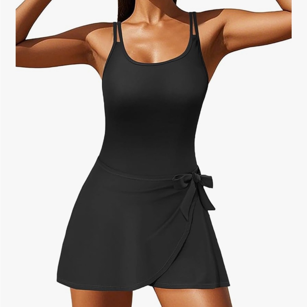 Amazon Black One Piece Swimwear with Elegant Design